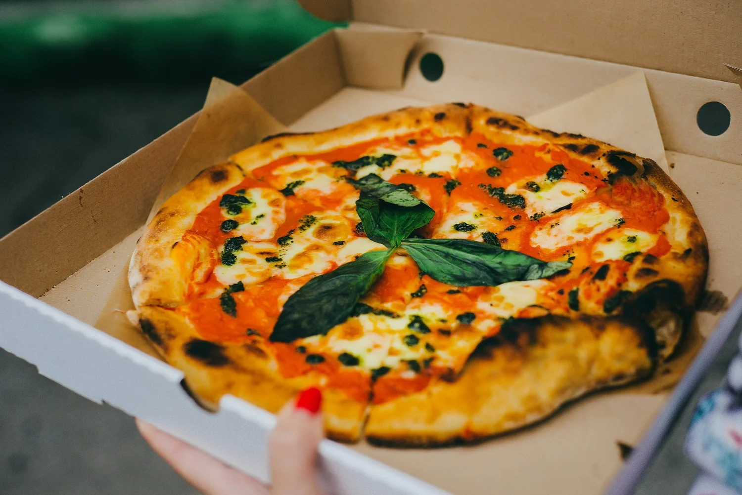Illustration accompanying Maximizing Your Food Delivery Sales: Strategies for Restaurants in 2024